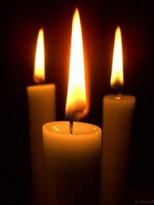 3-lit-candles-711128